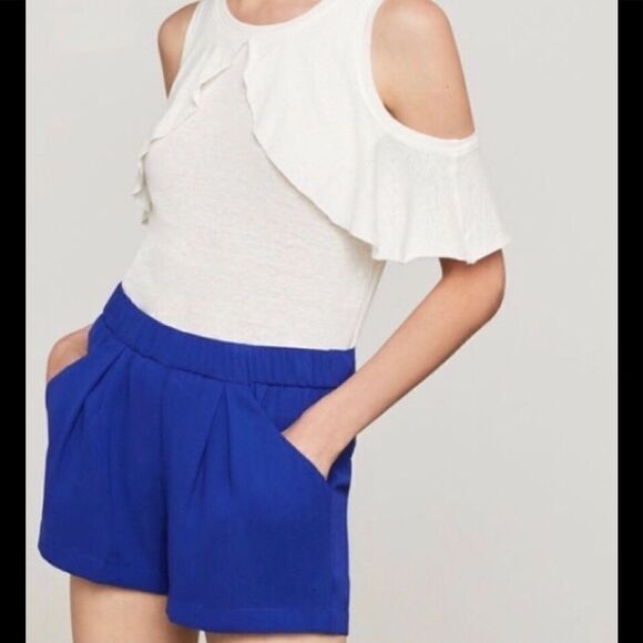 New. BCBG MAXAZRIA blue pleated shorts. NWOT - Picture 3 of 5